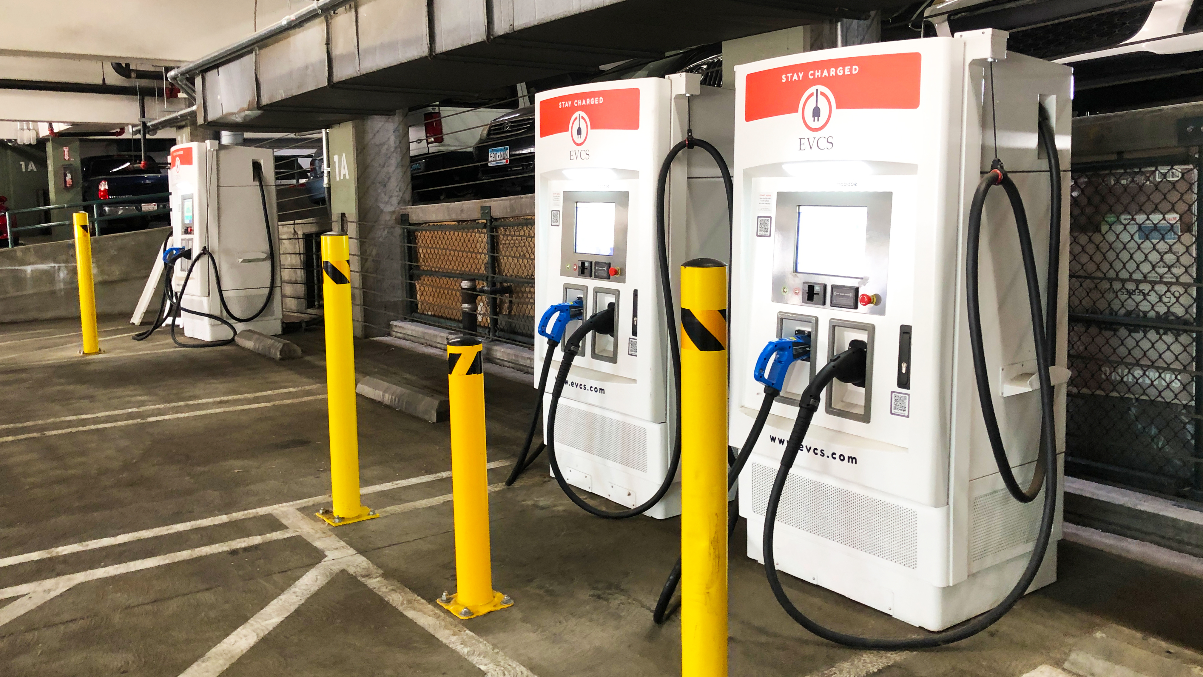 EV charging station at City of Los Angeles Lot 670
