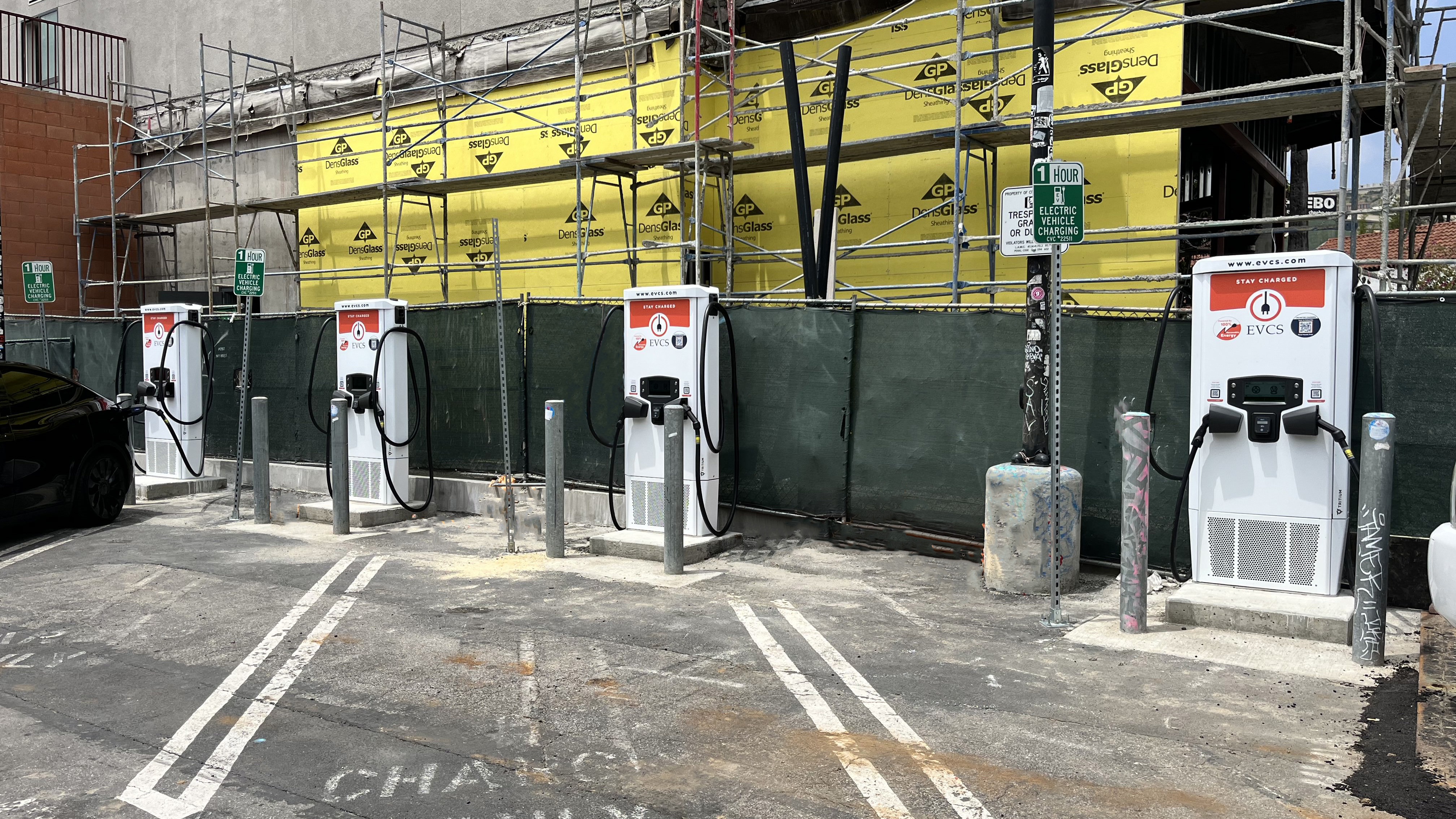 EV charging station at City of Los Angeles Lot 619