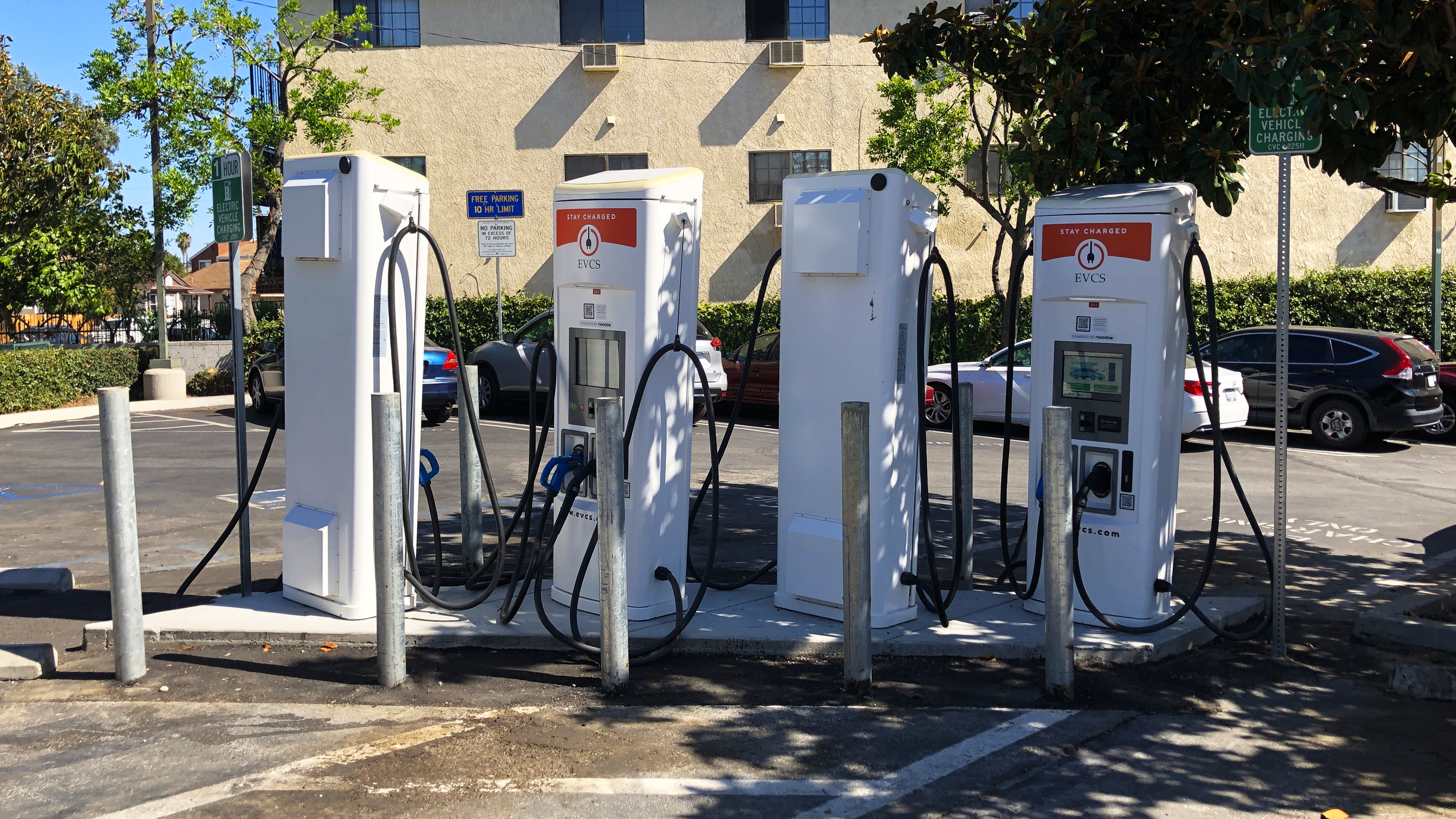 EV charging station at City of Los Angeles Lot 657