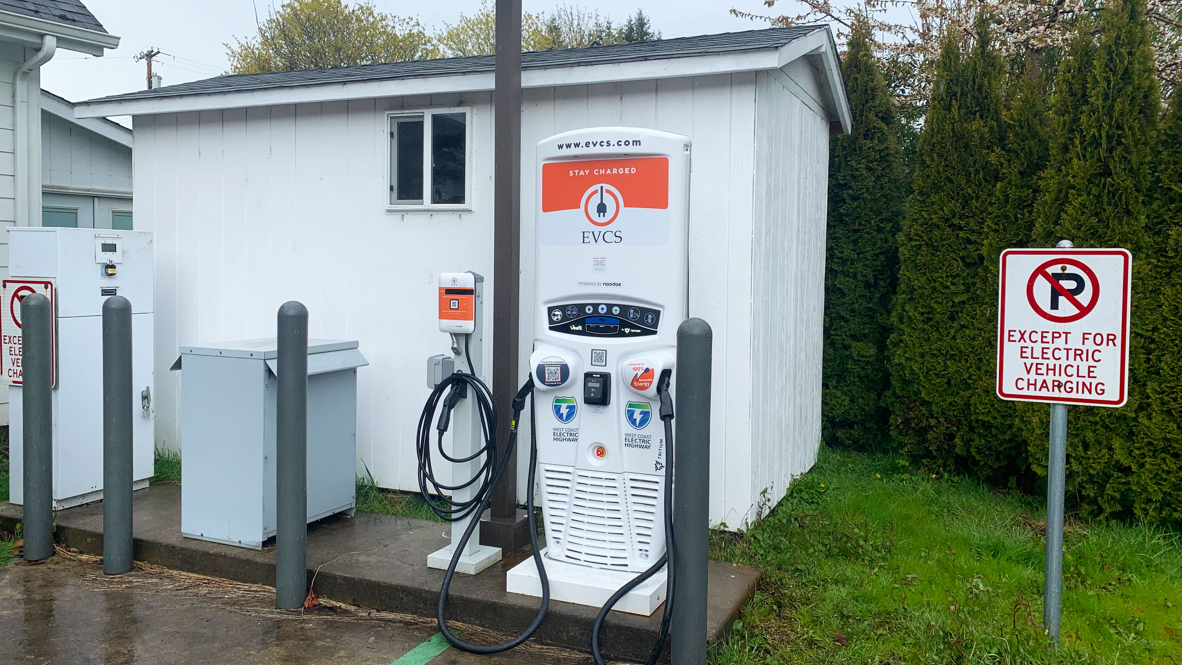 EV charging station at Hwy 30 Charger - Westport