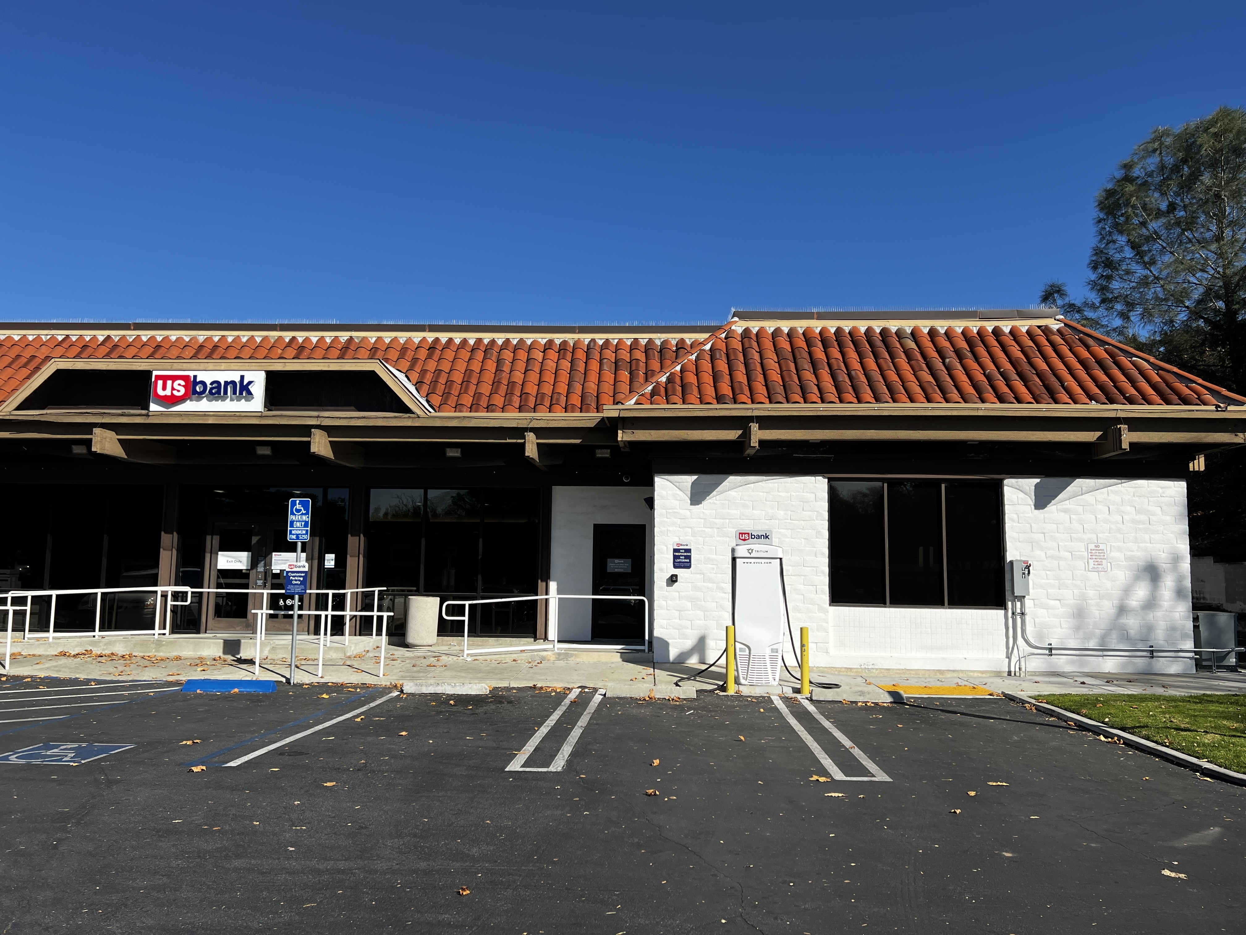 EV charging station at US Bank Atascadero