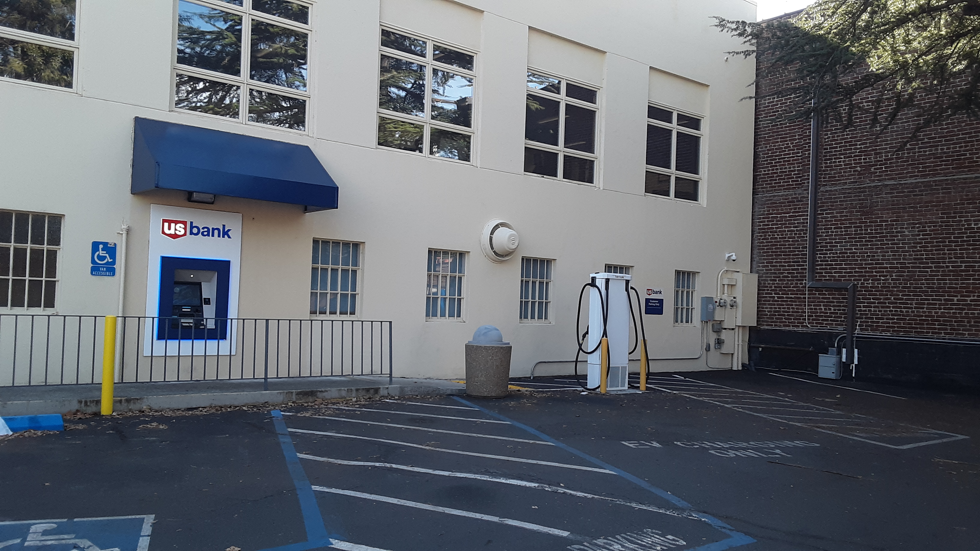 EV charging station at US Bank Auburn