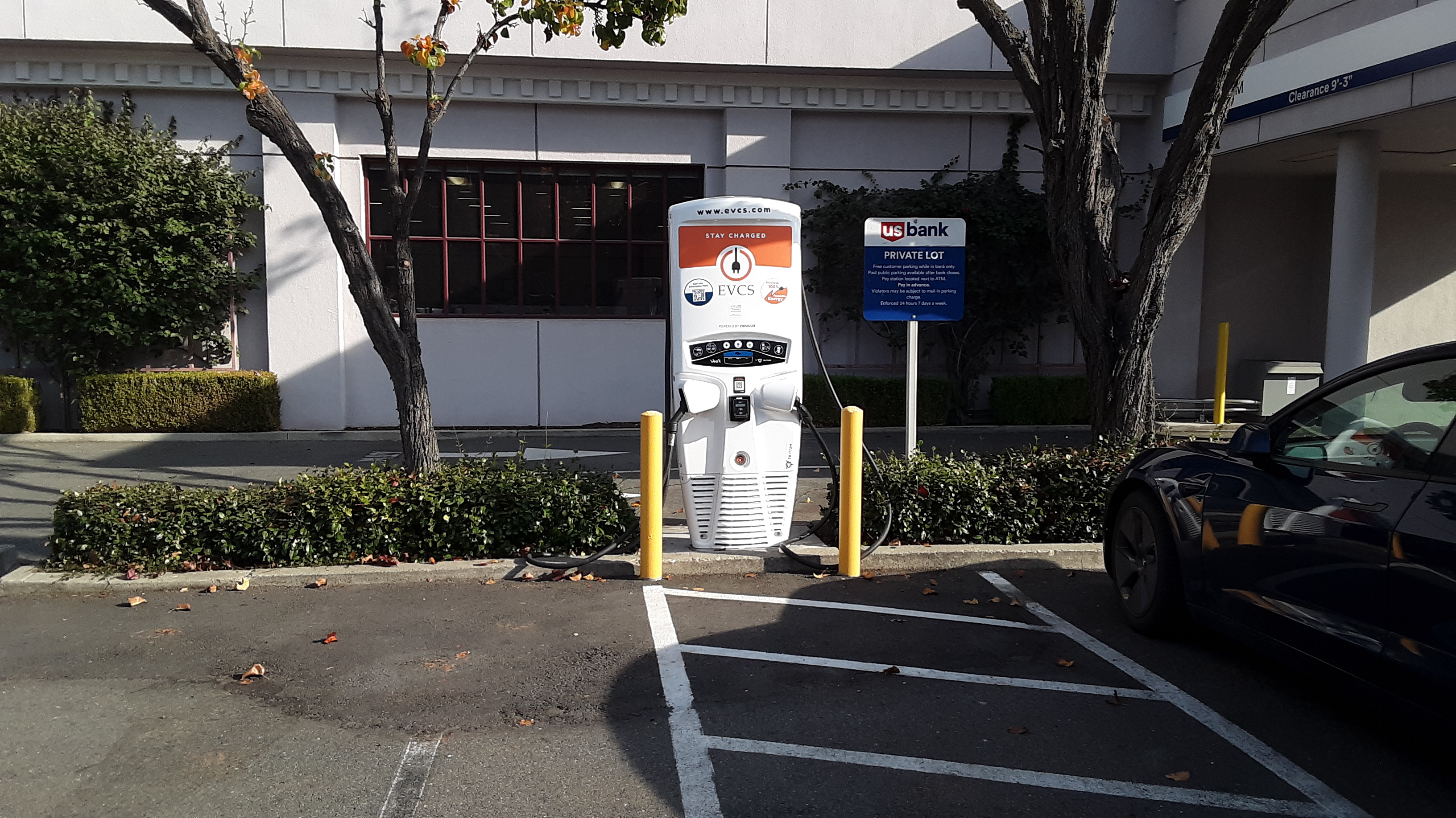 EV charging station at US Bank Mount Diablo Boulevard