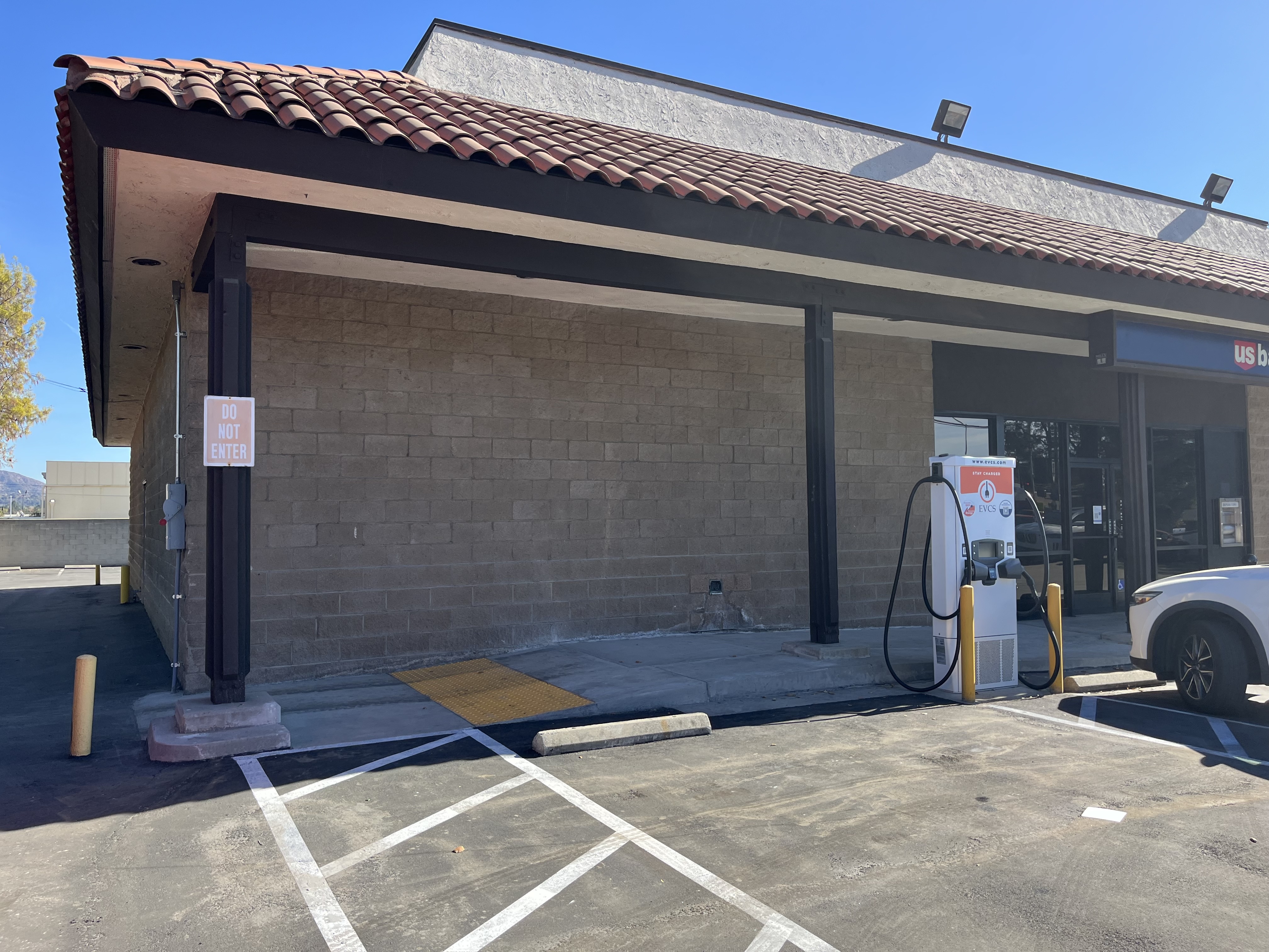 EV charging station at US Bank Arcadia - East Foothill