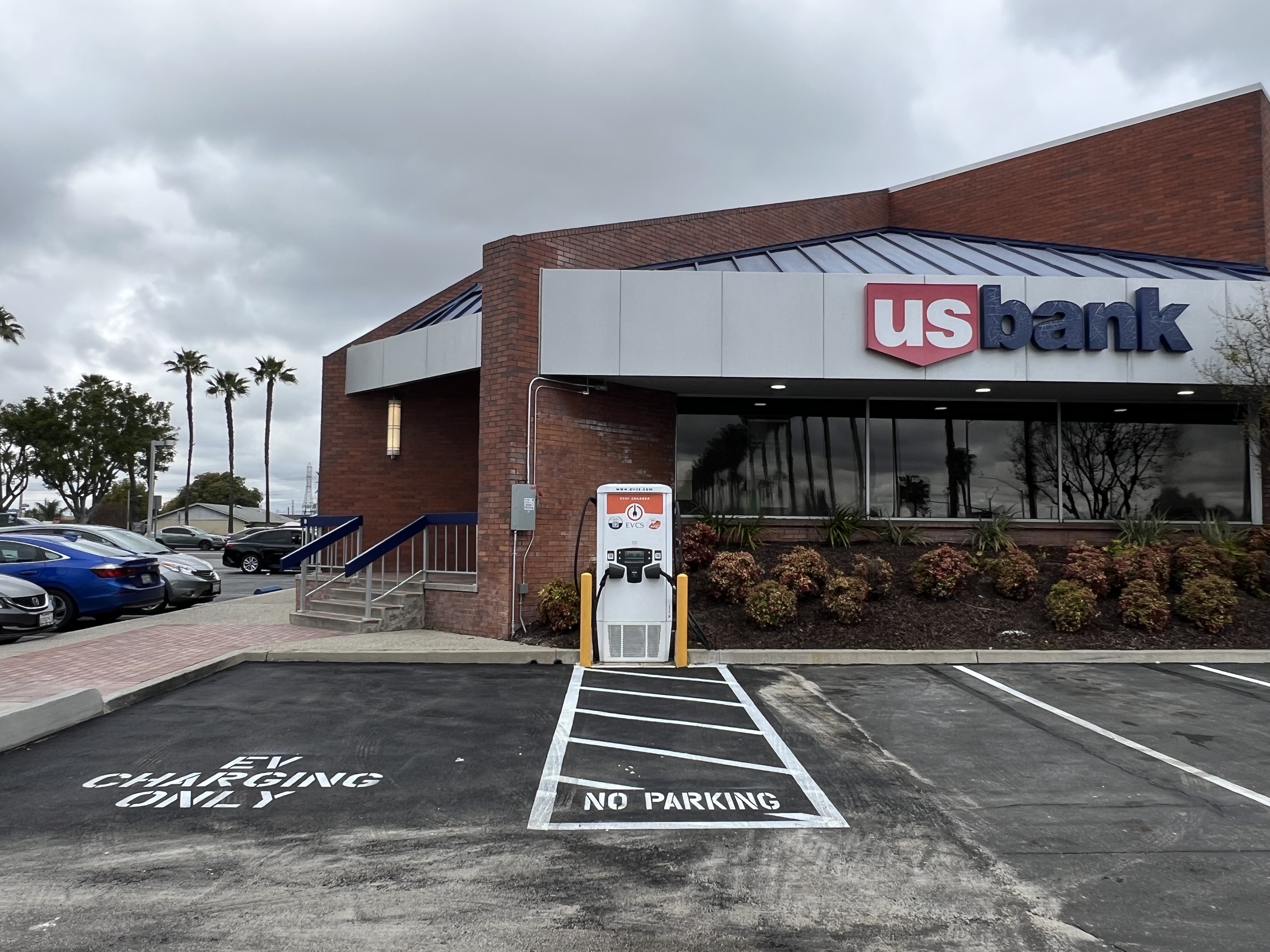 EV charging station at US Bank Buena Park - La Palma