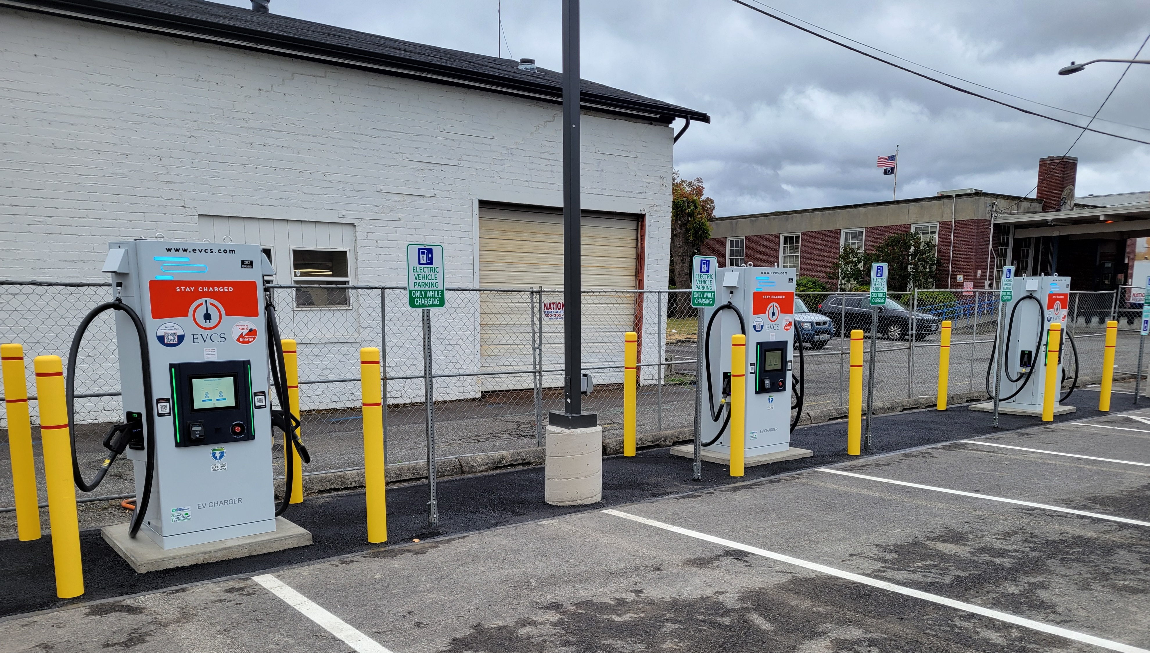 EV charging station at Pioneer Marketplace - Sedro Woolley
